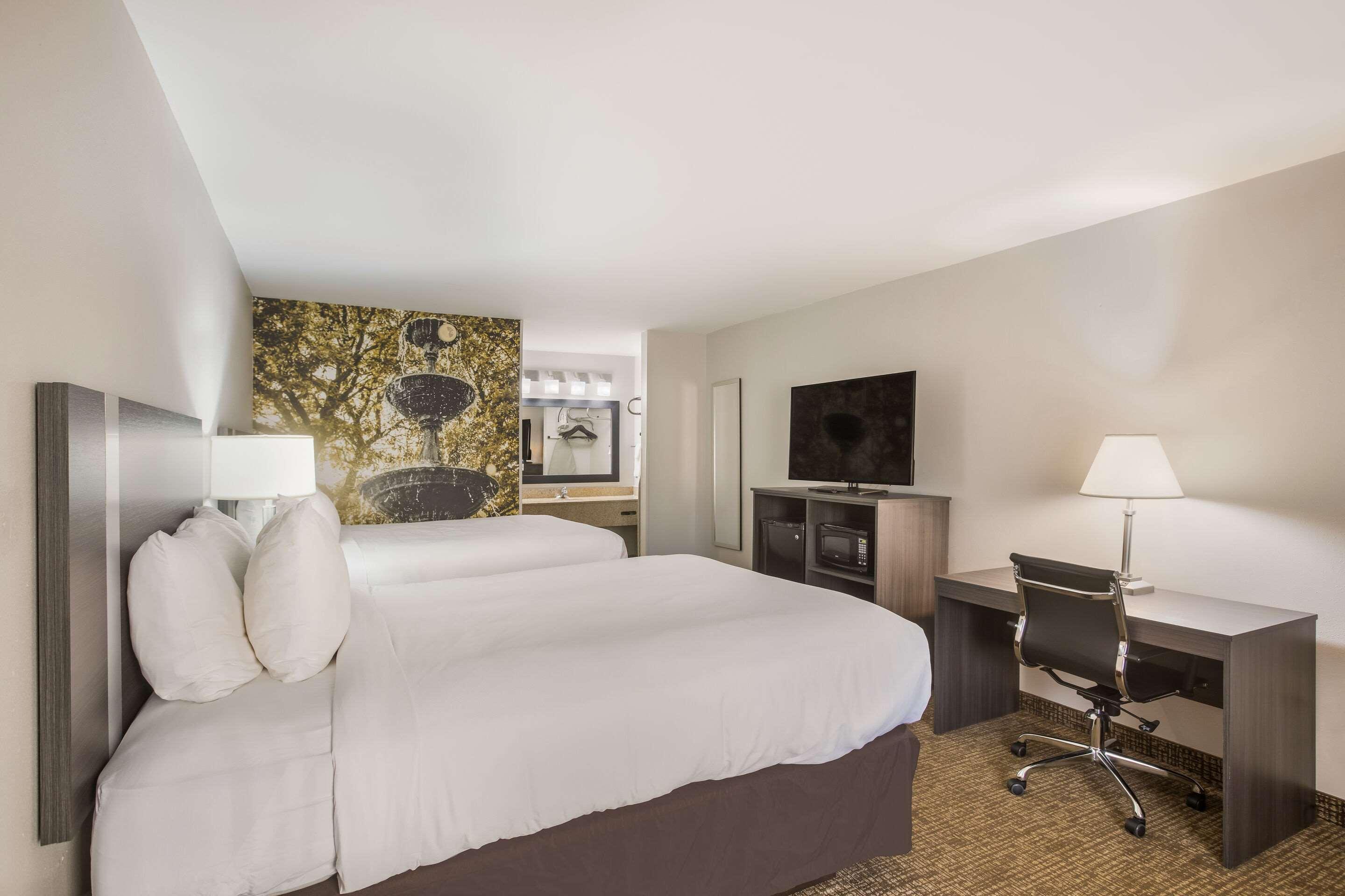 Hotel Clarion Pointe Forsyth I-75 Exterior foto
